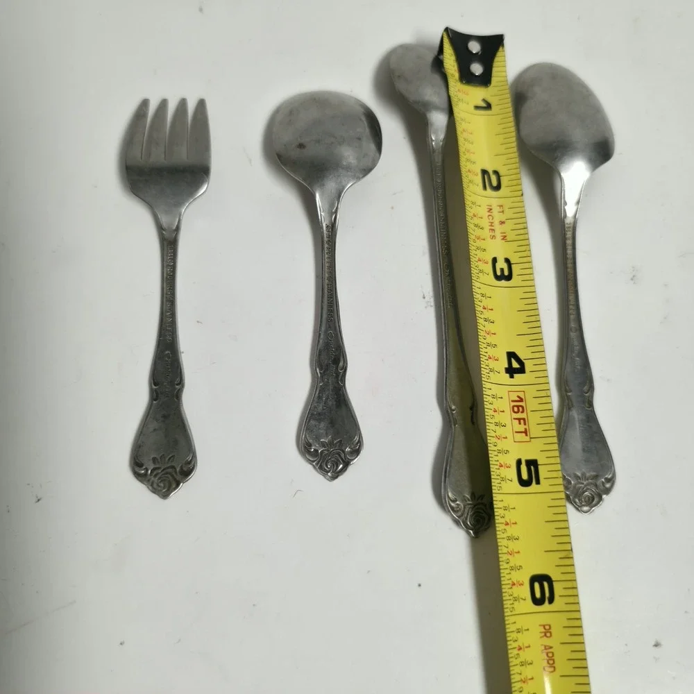 1881 Rogers Oneida ARBOR ROSE True Rose Stainless Flatware Lot of 4 Spoons Fork